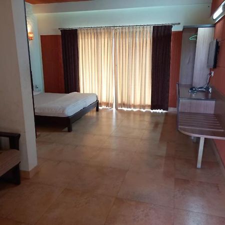 Nikhara Estate Resorts Kodlipet Extérieur photo